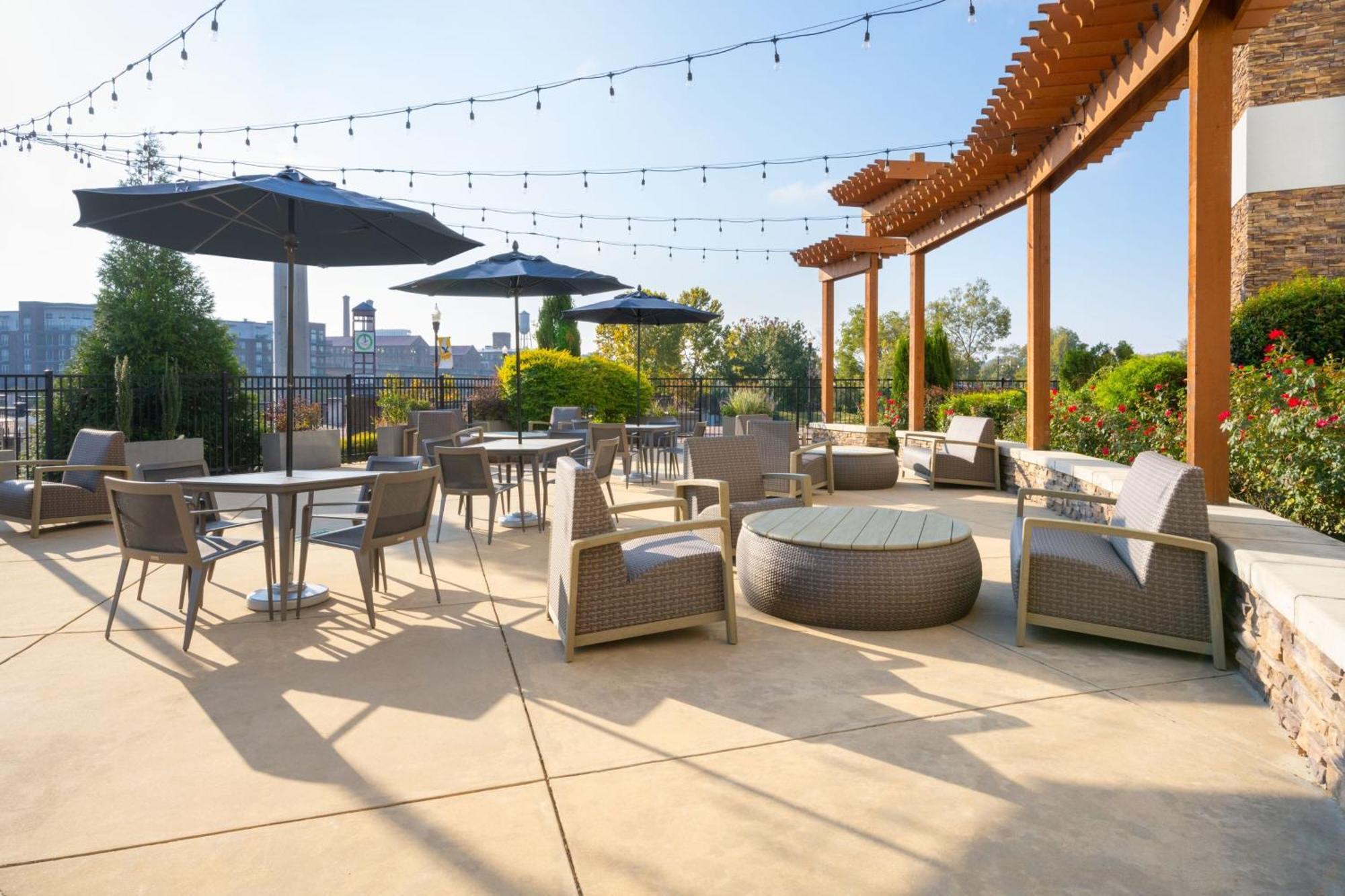 Courtyard By Marriott Columbus فينيكس سيتي المظهر الخارجي الصورة
